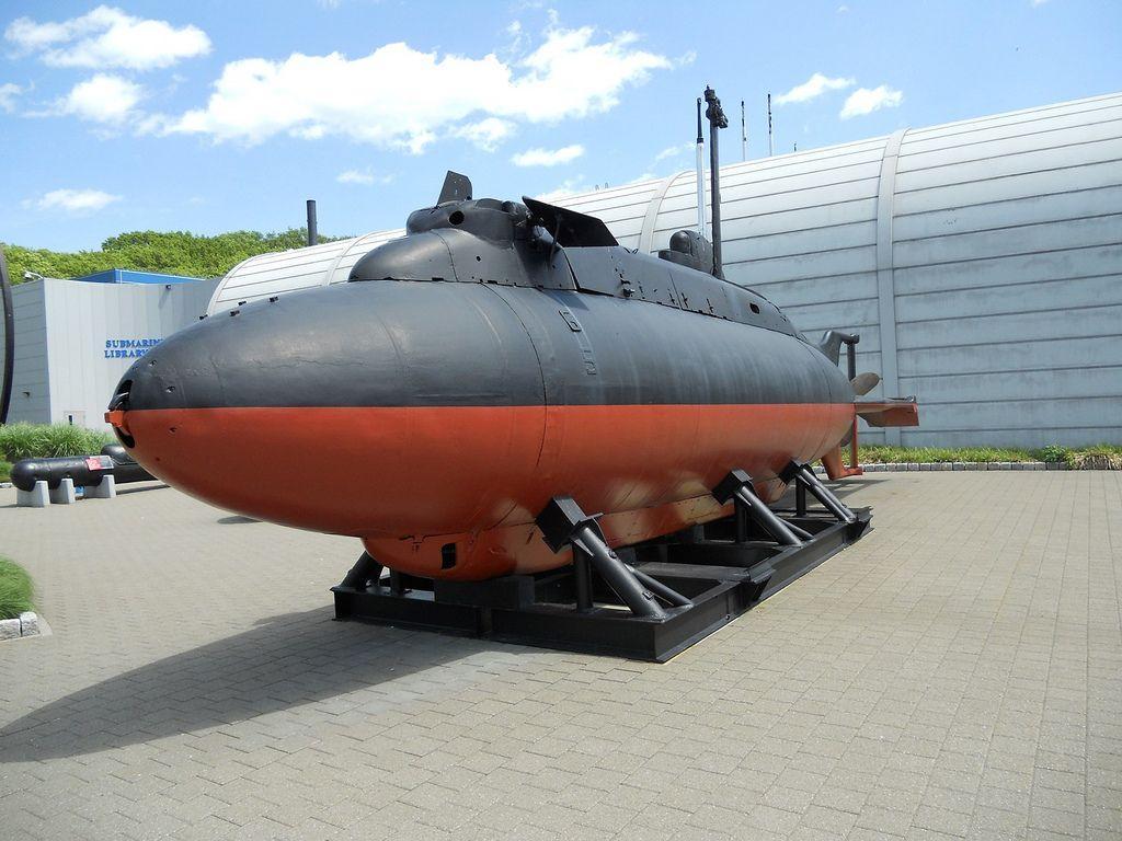 Midget-Submarine-1