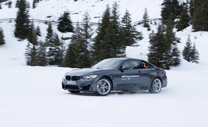 bmw in snow-3