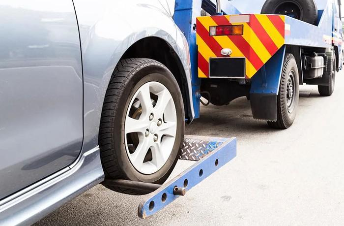 can your car get towed for expired tags