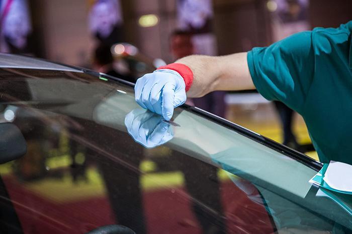 how to remove scratches from windshields-3