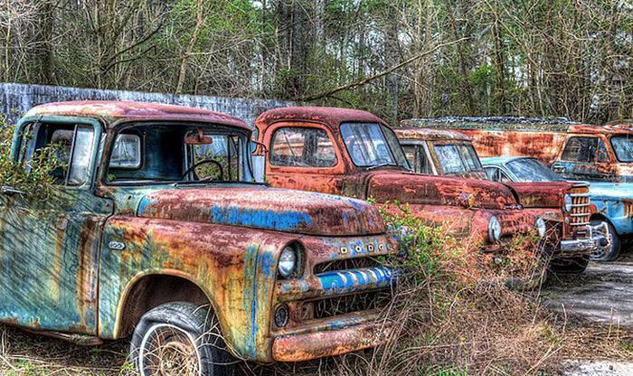 largest old car junkyard-2