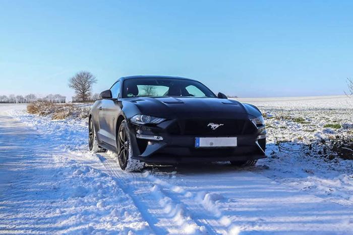 Are Mustangs Good In The Snow-2
