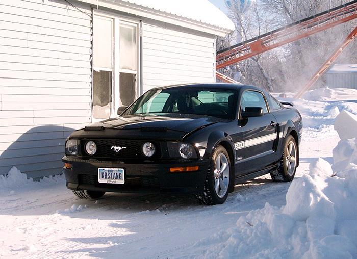 Are Mustangs Good In The Snow-3