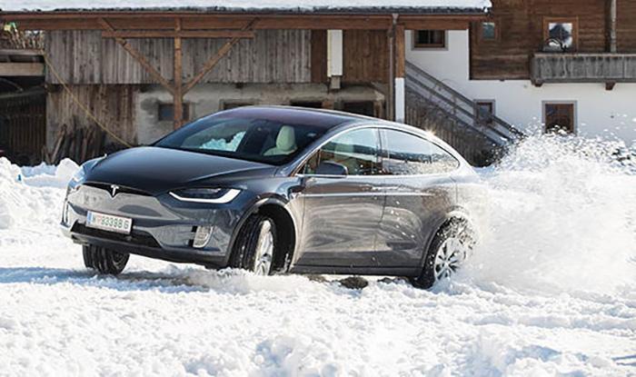 Are Tesla's Good In The Snow-3