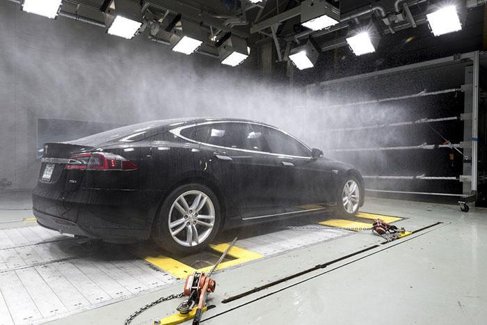 How To Wash A Tesla-3
