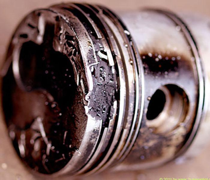 Piston ring failure