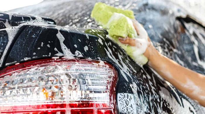 Using Shampoo To Wash Car-3