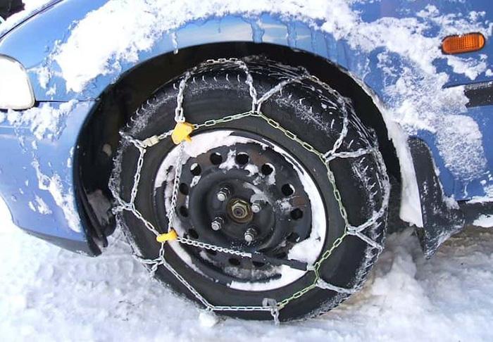 How Fast Can You Drive With Snow Chains-3