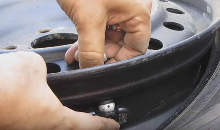 How To Install TPMS Sensors (1)