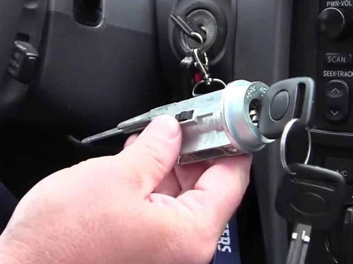 How To Remove Ignition Lock Cylinder Chevy Without Key-2